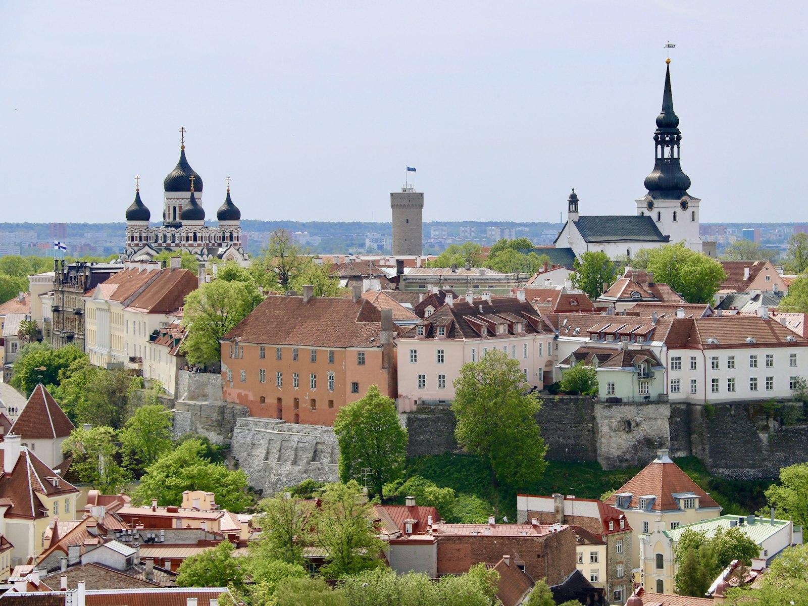 Estonia Digital Nomad Visa 2026 – Tallinn Old Town skyline