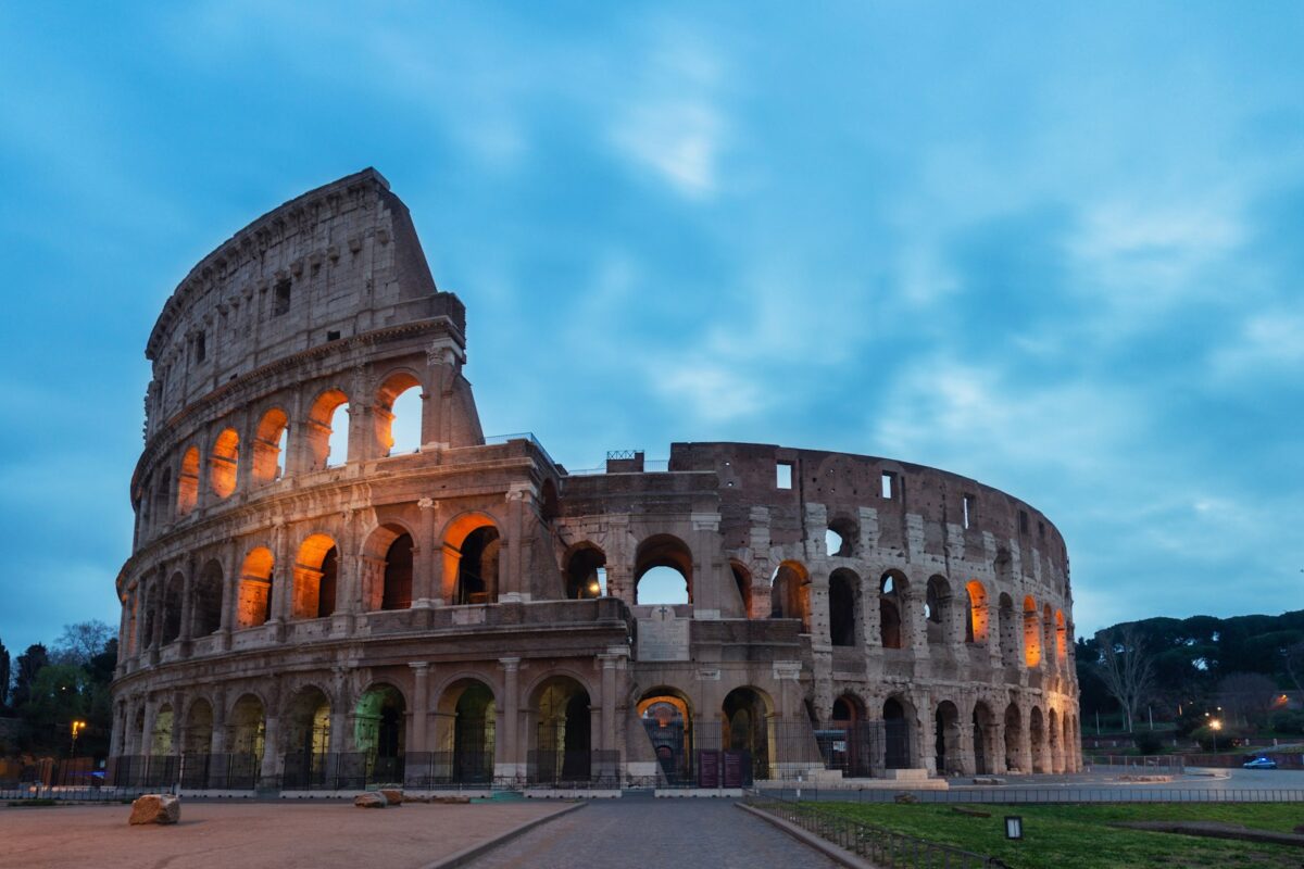 Italy Decreto Flussi work quota — Rome Colosseum