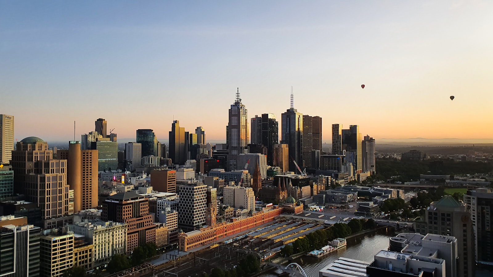 Australia 189 points test changes over the Melbourne skyline