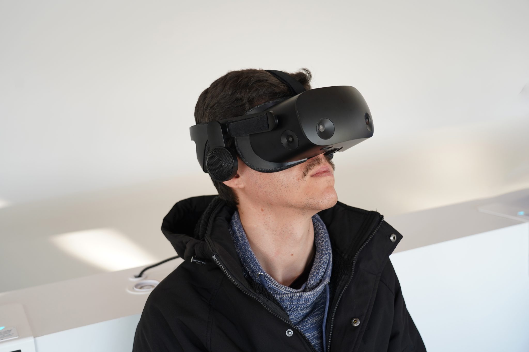 Virtual reality headset similar to Apple Vision Pro, subject of the layoffs