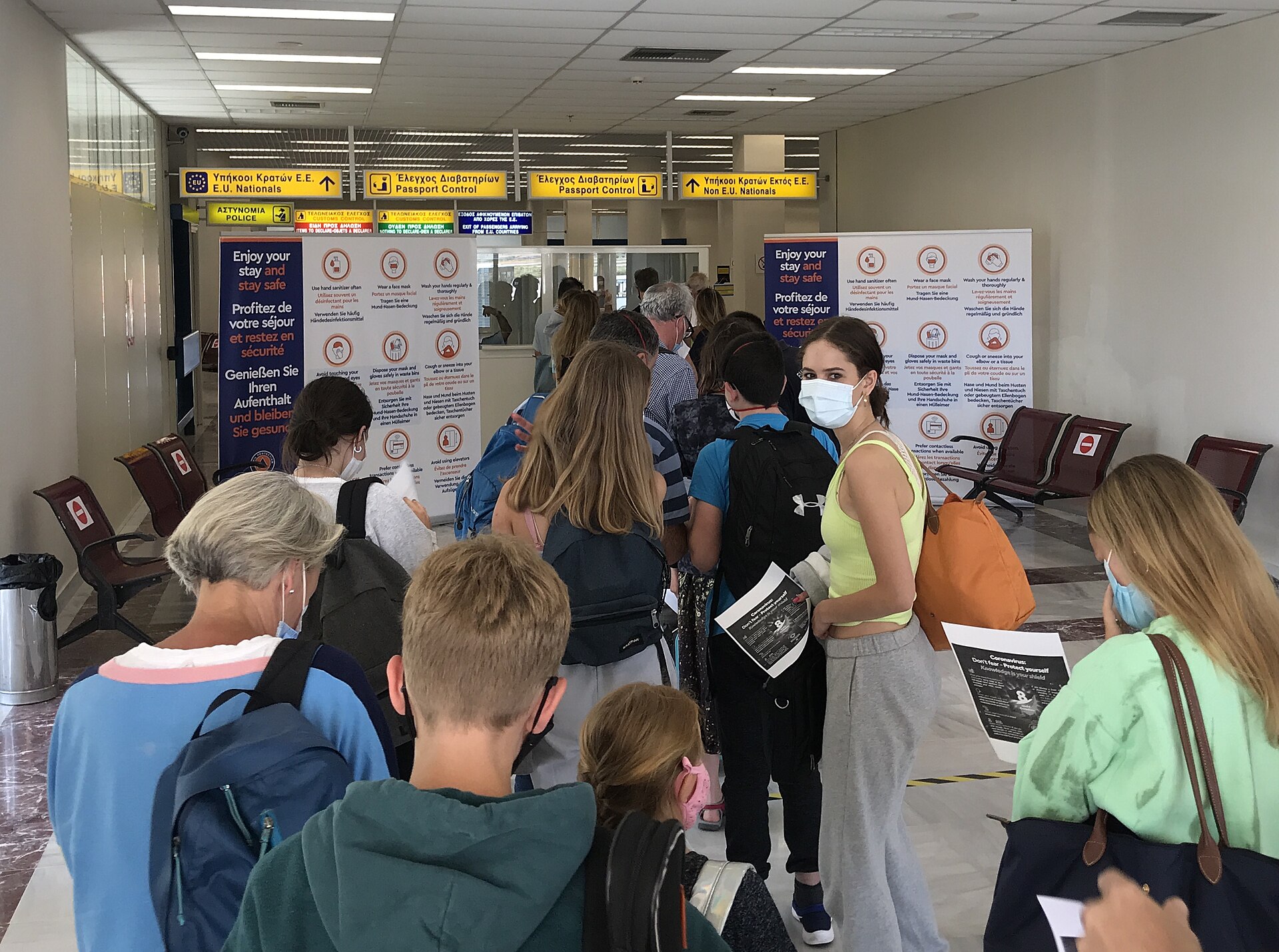 US green card document ahead of the DV-2026 diversity visa deadline