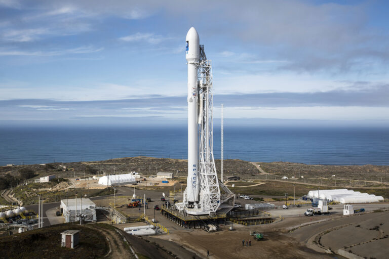 Musk and Bezos Are Skipping Macron’s Space Summit — On the White House’s Orders