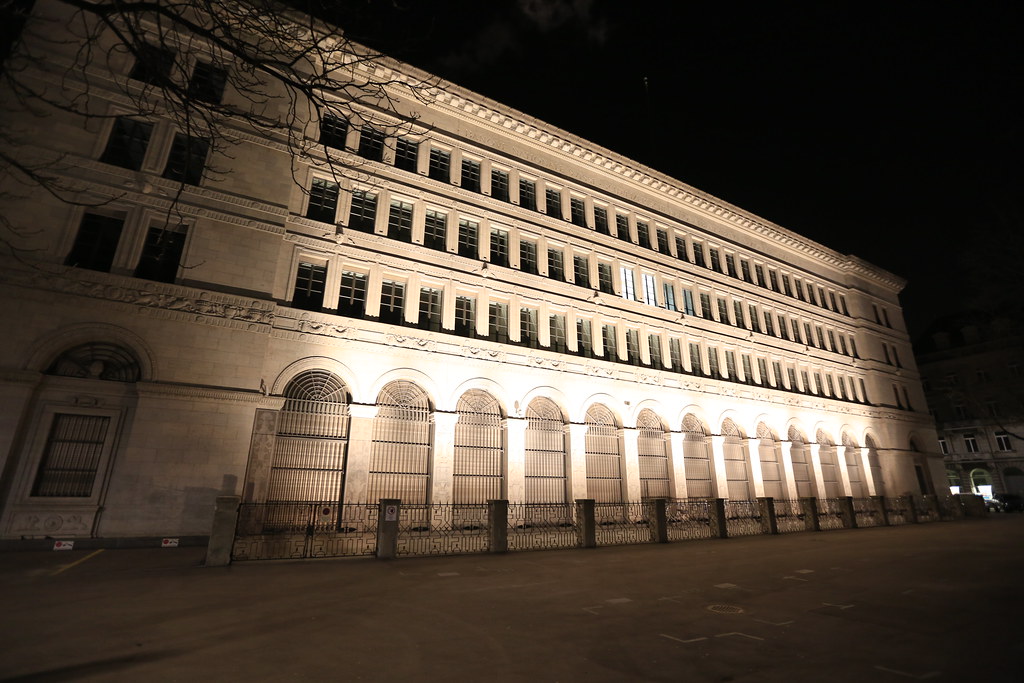 Swiss National Bank office in Zurich, one of the two seats behind the Swiss National Bank decision