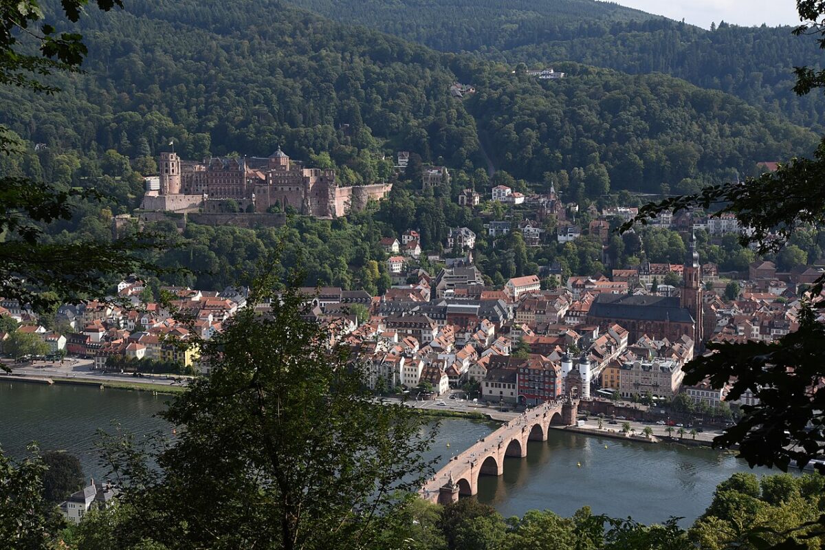 DAAD scholarship deadline - Heidelberg castle and Old Bridge