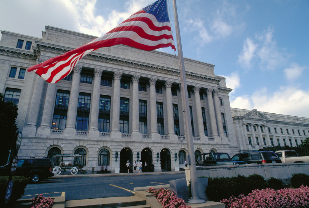 Maduro Flores torture charges represented by a US federal courthouse flag
