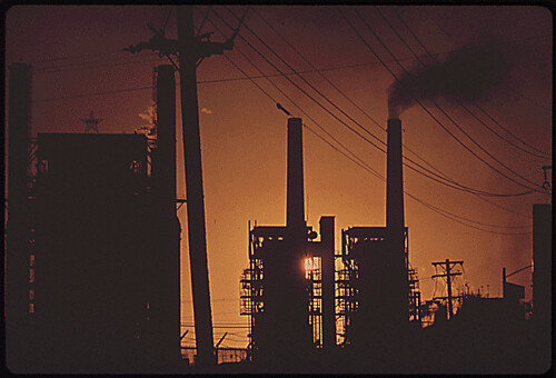 OPEC+ oil output steady shown through an oil refinery pumpjack